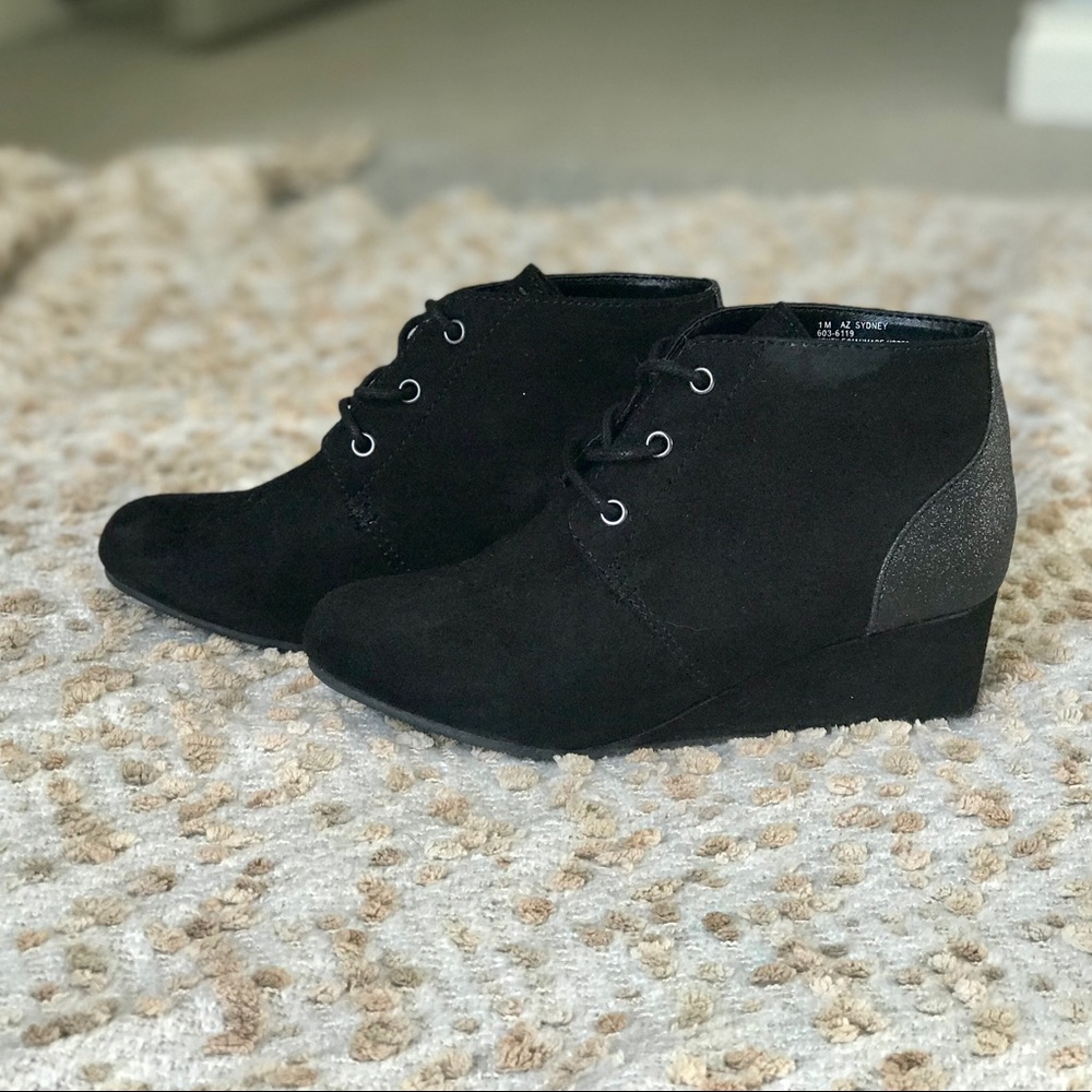 Arizona Jean Company Shoes Girls Black Wedge Boots
